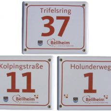 emaillierte Hausnummer mit Gemeindewappen
