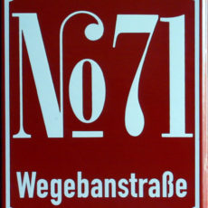 Hausnummernschilder in Farbe